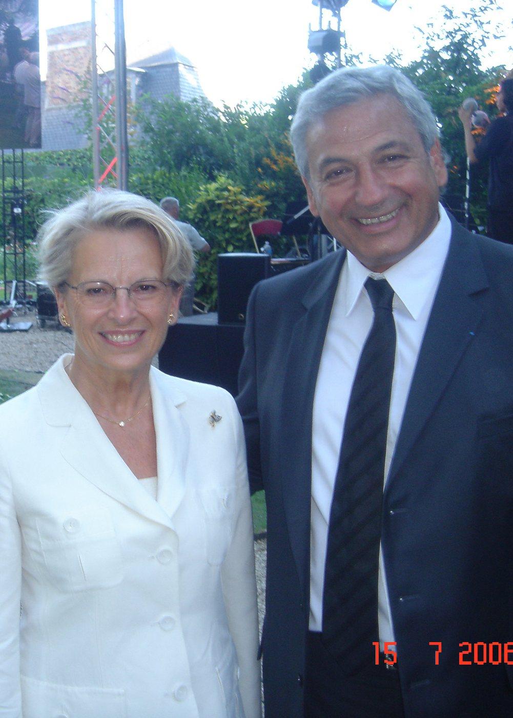 Marcel Cohen with Michèle Alliot-Marie, Minister of Defence, on 15 July 2006, in the months following the Ordre National du Mérite